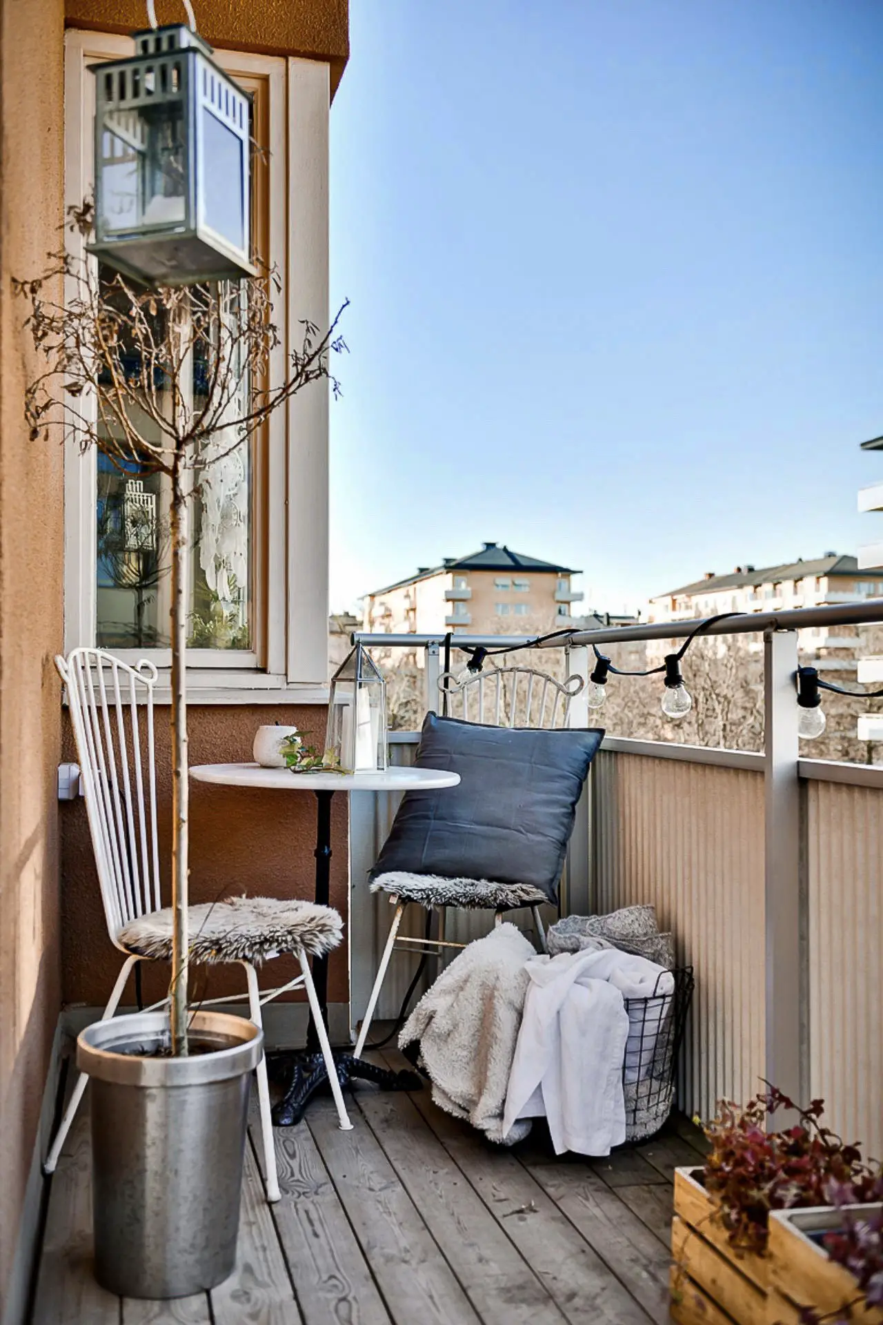 瑞典蓝色晨光公寓设计-19