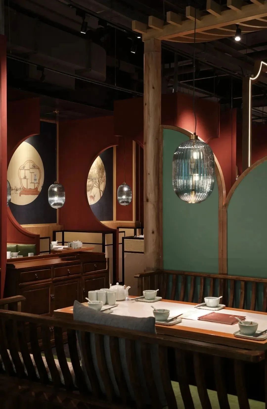 南京锦绣新中式餐厅 | 园林借景与中式色彩的完美融合-19