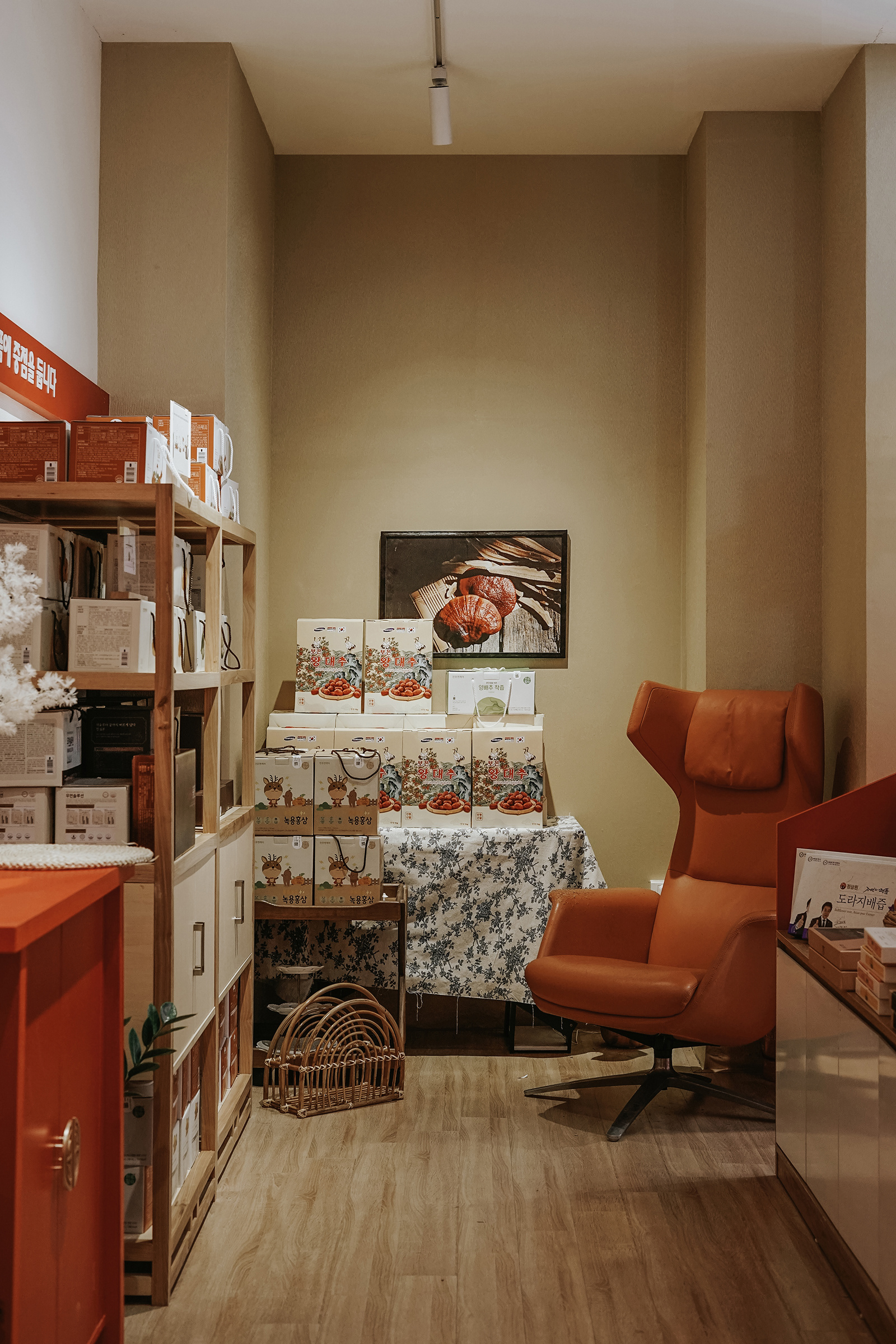 NAKOREA 红参店室内设计丨越南河内丨NGUYEN HOANG DUNG ARCHITECTS-11