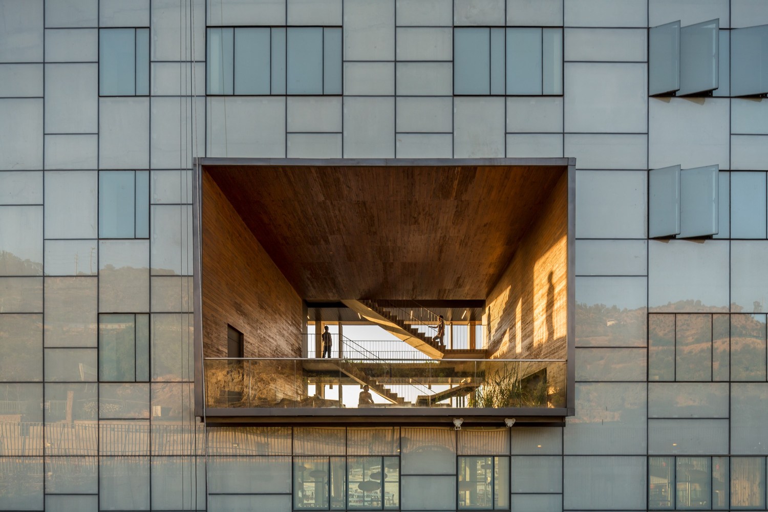 School of Economics and Business Diego Portales University  Rafael Hevia + Rodrigo Duque Motta + Gabriela Manzi-31