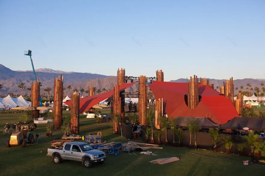 Do Lab Misting Oasis Stage at Coachella 2010 — HUNTER LEGGITT STUDIO-30