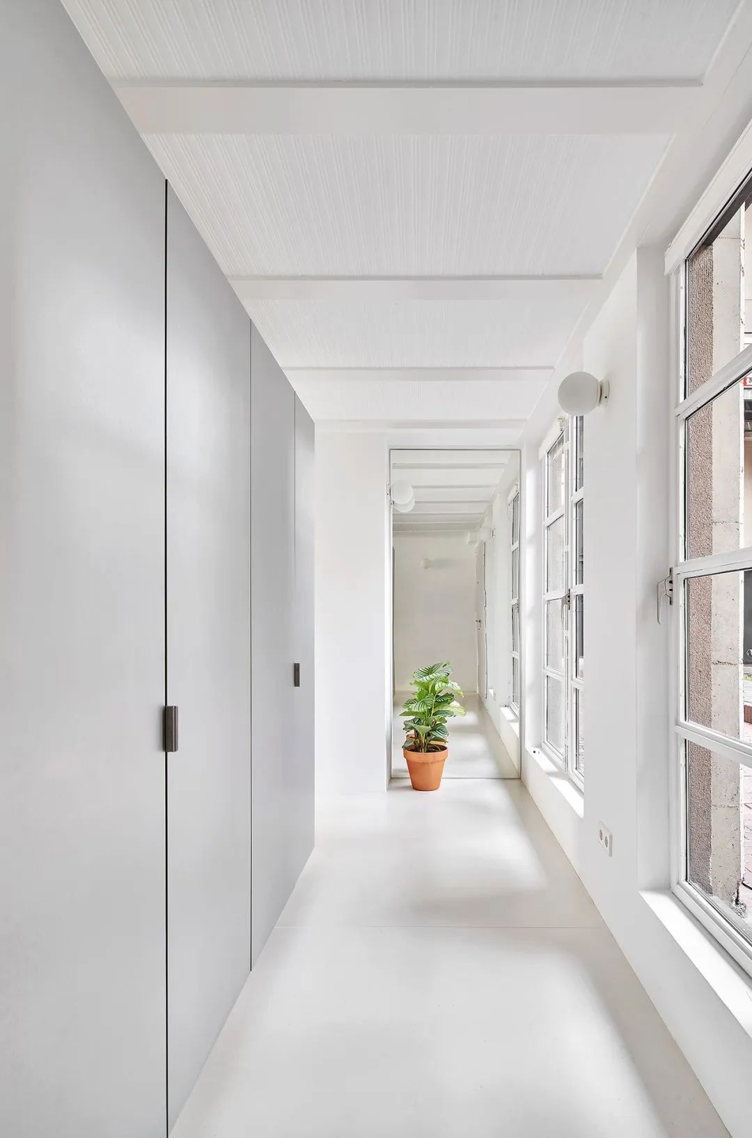 纯白极简两居室丨西班牙丨Allaround Lab-23