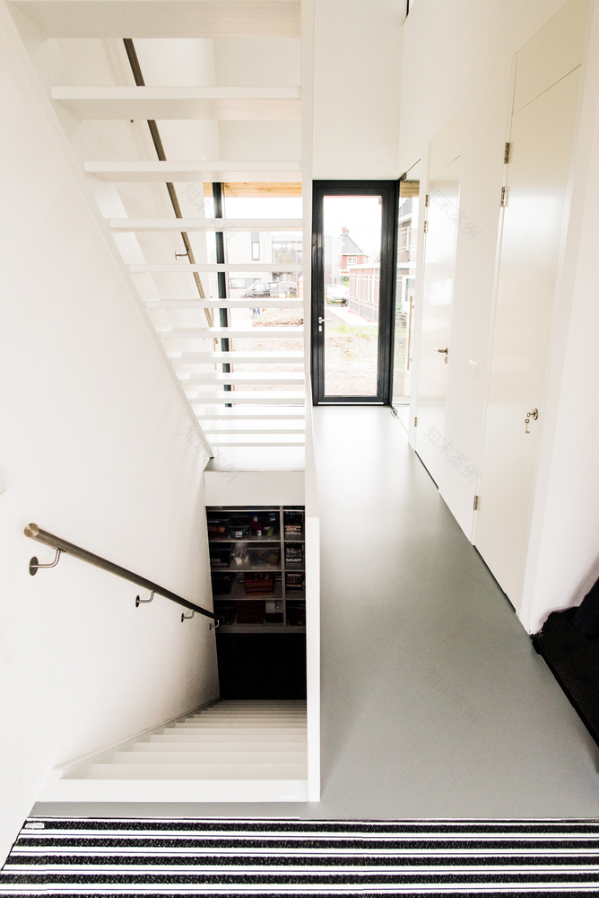 荷兰海伦文现代别墅,开放式设计、自然光与水景交融-38