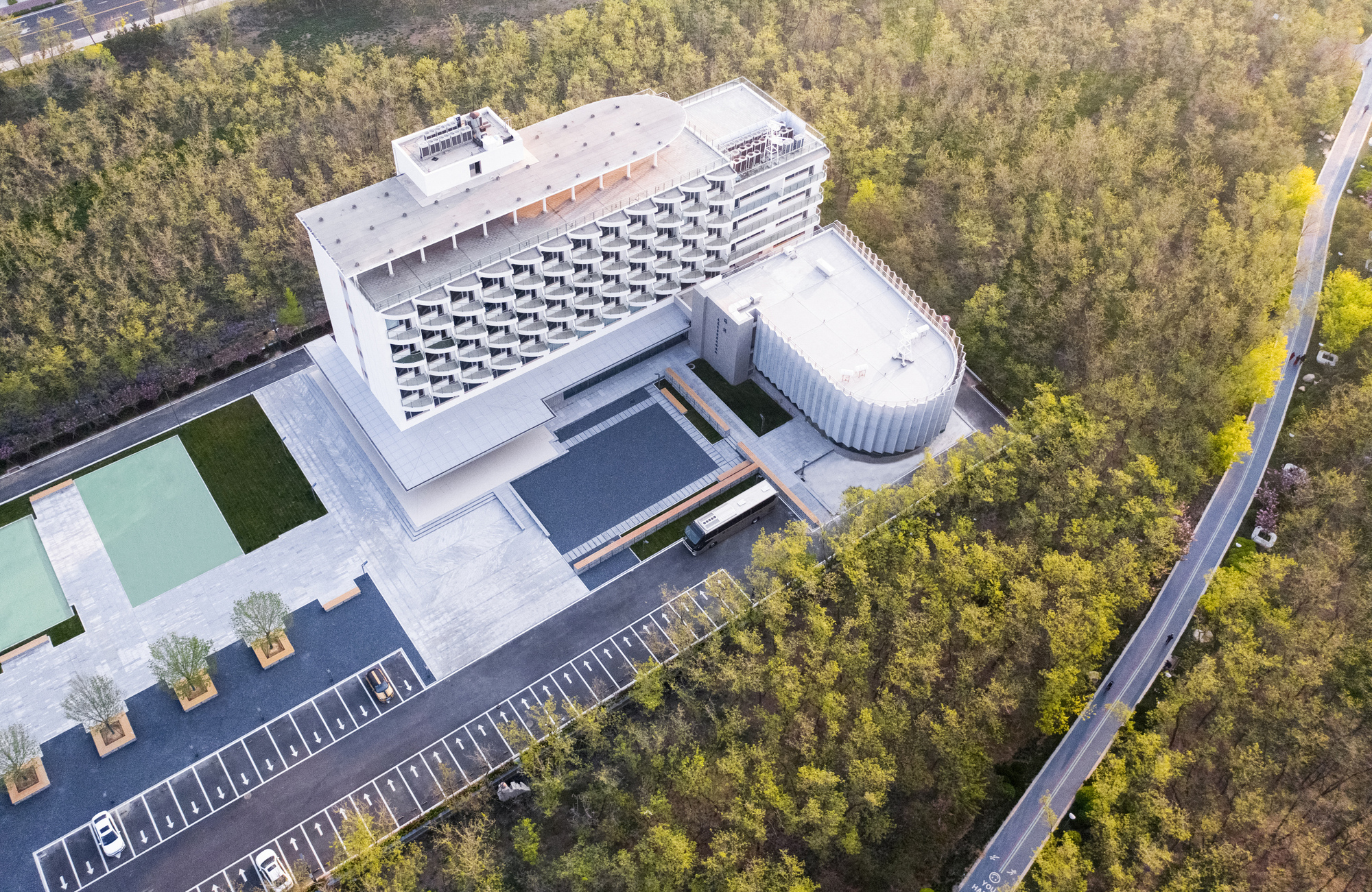 Renovation of the Headquaters of Yantai Marine Economic Innovation Zone / SHUISHI-22
