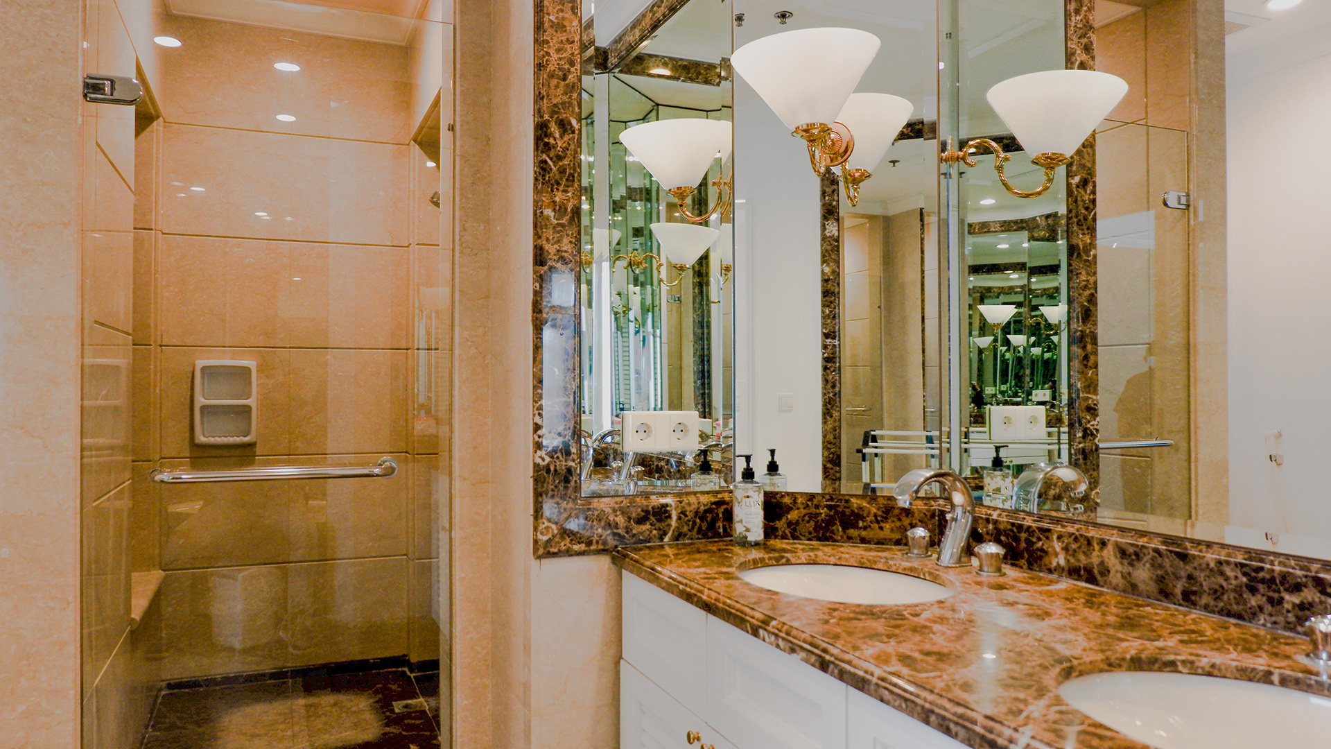 Real Estate (2022)-6