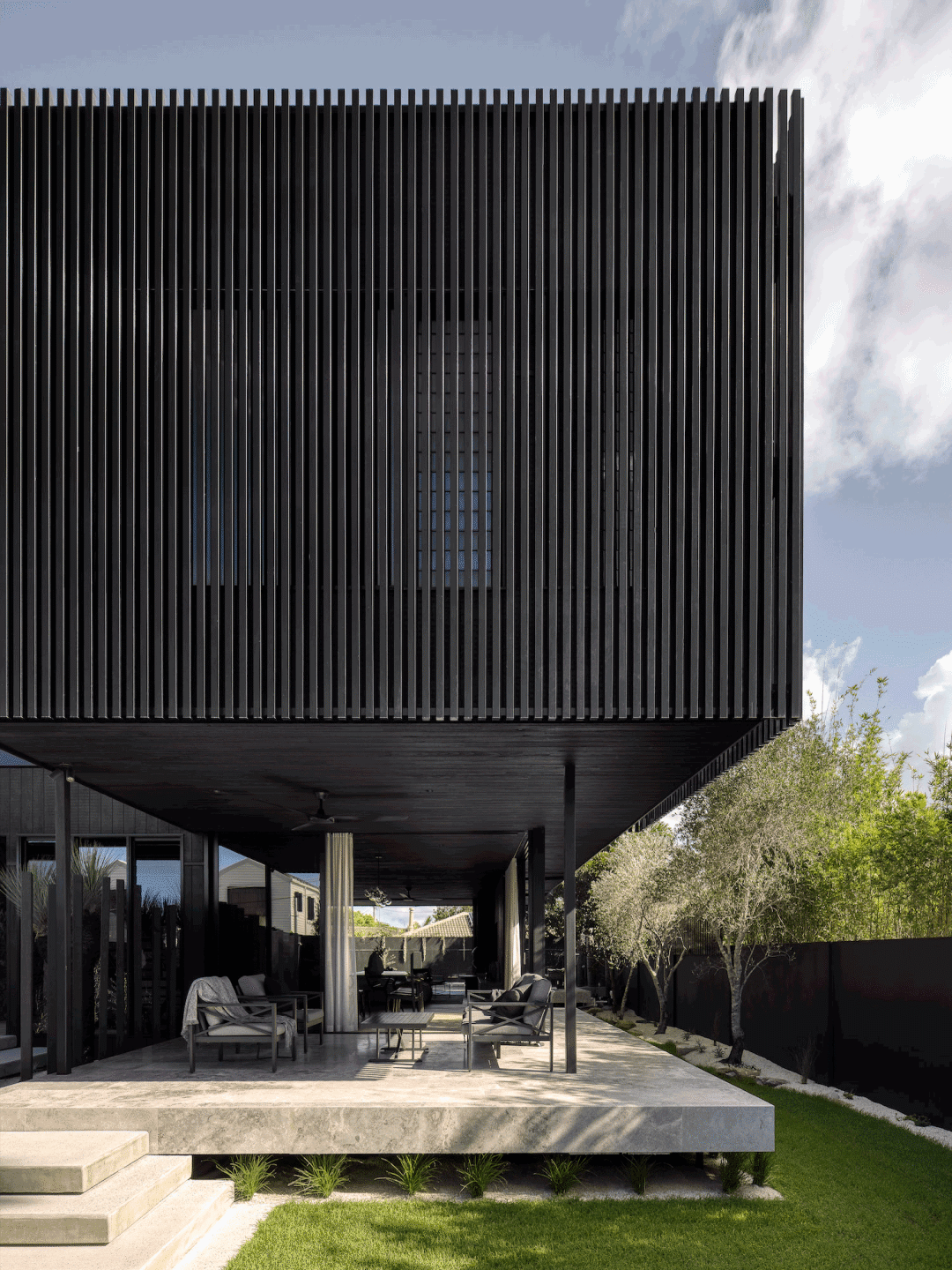 黑色雅宅 · 全黑色系Queensland home丨Carmichael Build和Story Design-11