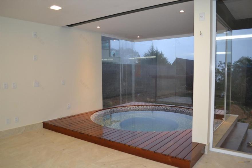 巴西 Traço & Espaço 建筑事务所的创新坡地住宅设计-6