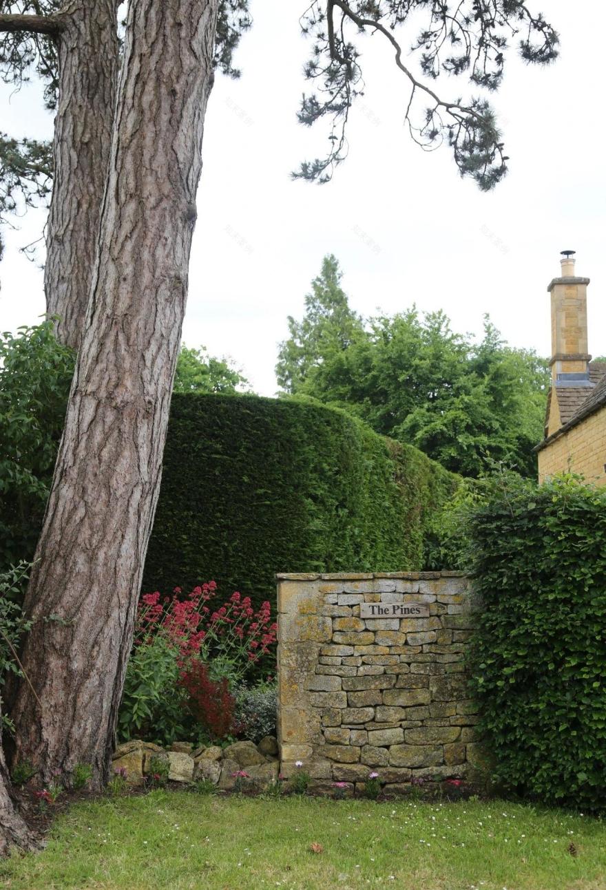 设计在旅途,伦敦River Thames白色公寓丨英国伦敦丨懒猫创意空间-17