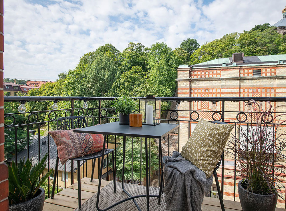 哥德堡优雅灰白公寓,复古门设计瞩目-5