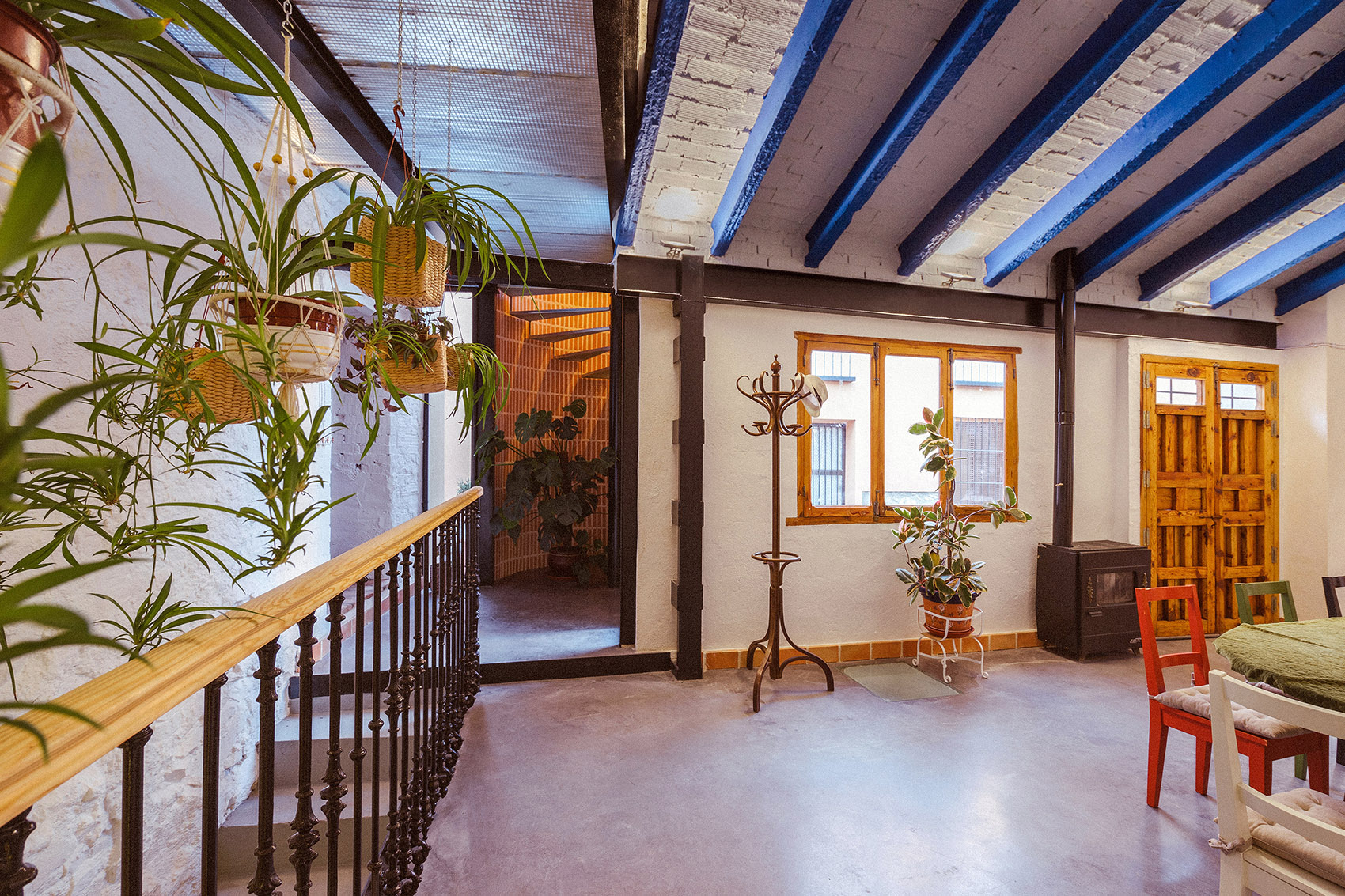 茅草屋的新时代，西班牙 / OOIIO Architecture-17