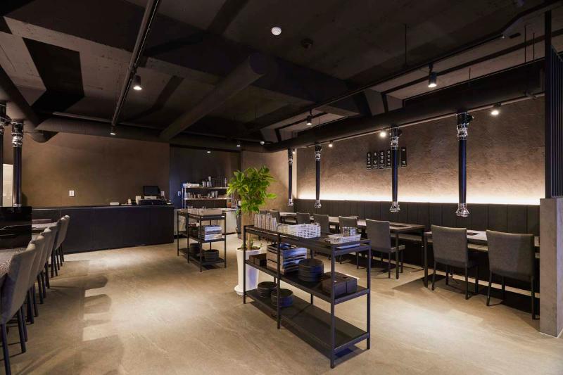 25 平米极简黑宅，照明点亮空间之美-4