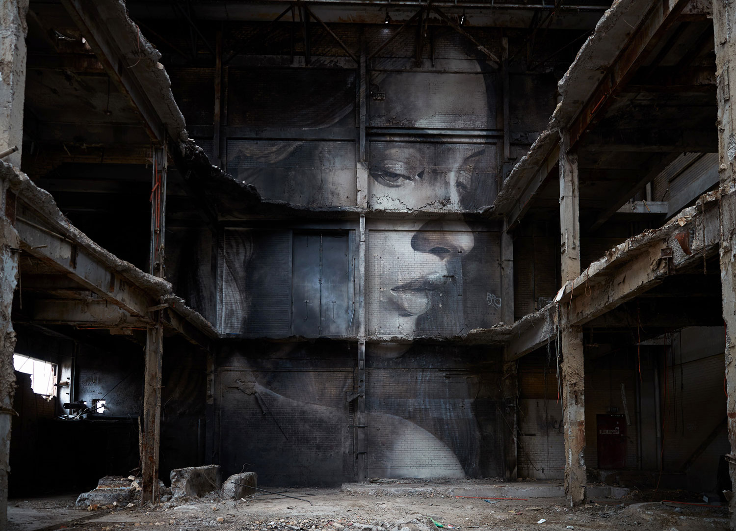 废弃厂房中的神秘艺术 | 墨尔本街头艺术家 Rone 巨作将被拆除-1