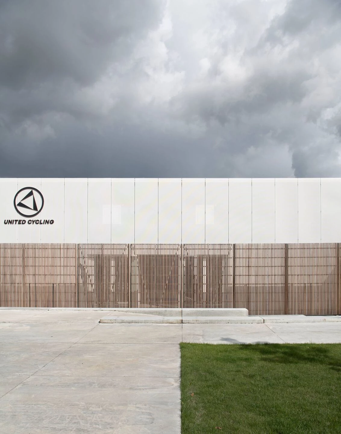 United Cycling Lab & Store-24