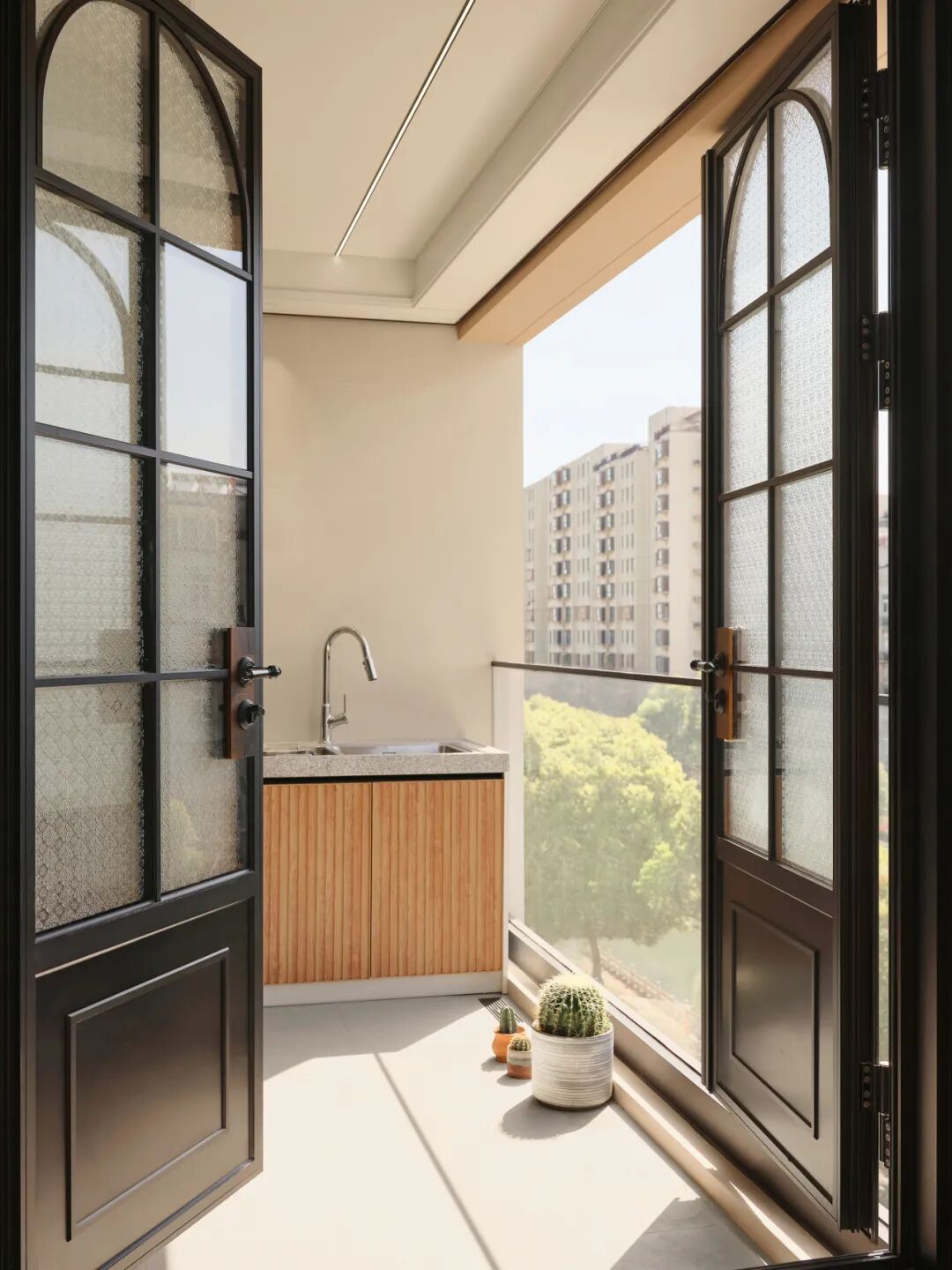 弥舍｜260m²中古叠墅，壁炉煨暖岁月，实木雕刻生活-64