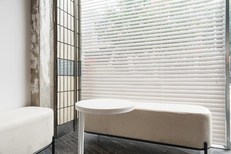 十平米纯白概念咖啡厅，极简风格的魅力-9