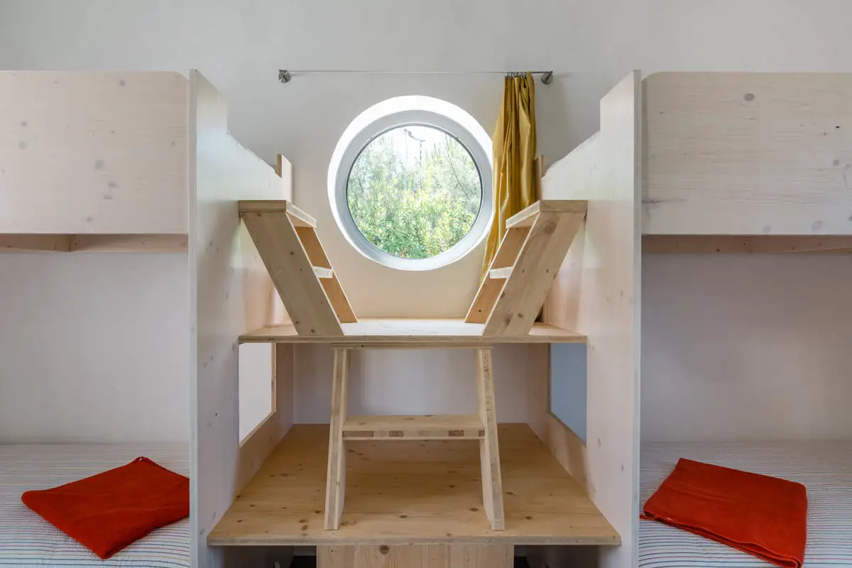 葡萄牙度假别墅 | 色彩斑斓的泳池边天堂-24