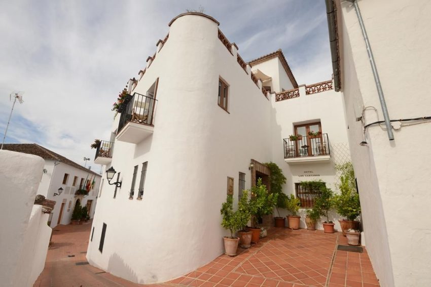 西班牙五彩斑斓的卡塔吉马酒店-11