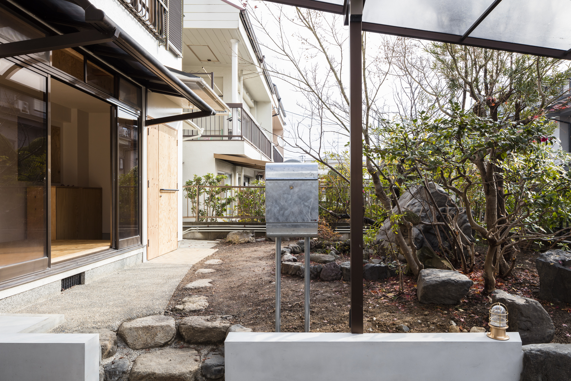 House in Oyamazaki / Shimpei Oda Architect's Office + Atelier Loowe-48