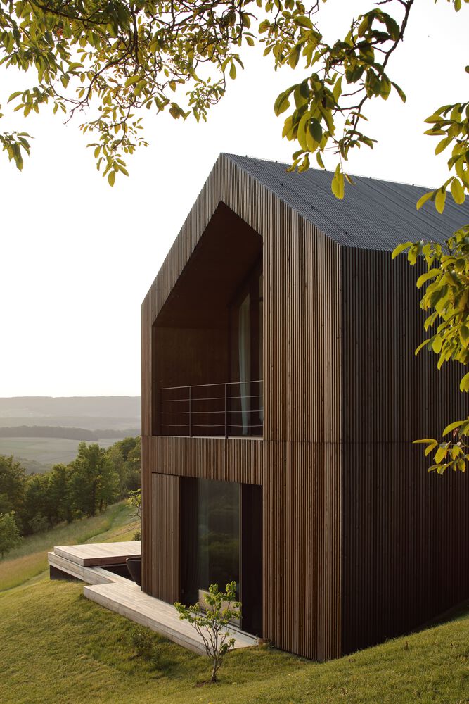 山水之间的宁静家园-16