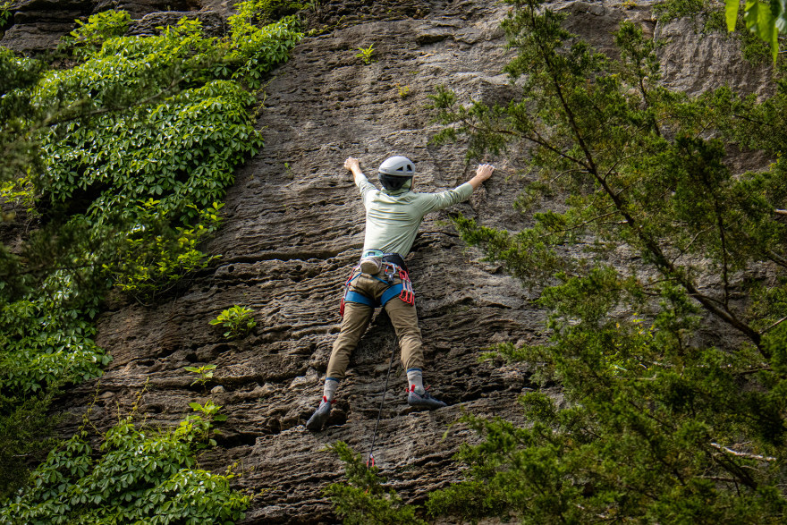 Gravity & Grit: The Art of Climbing Through the Lens-9