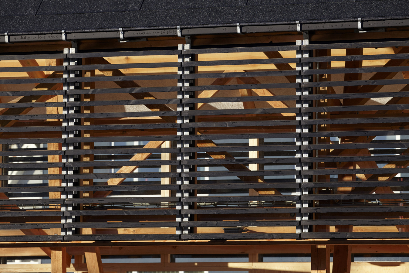 丹麦小镇的红色木质市场-50