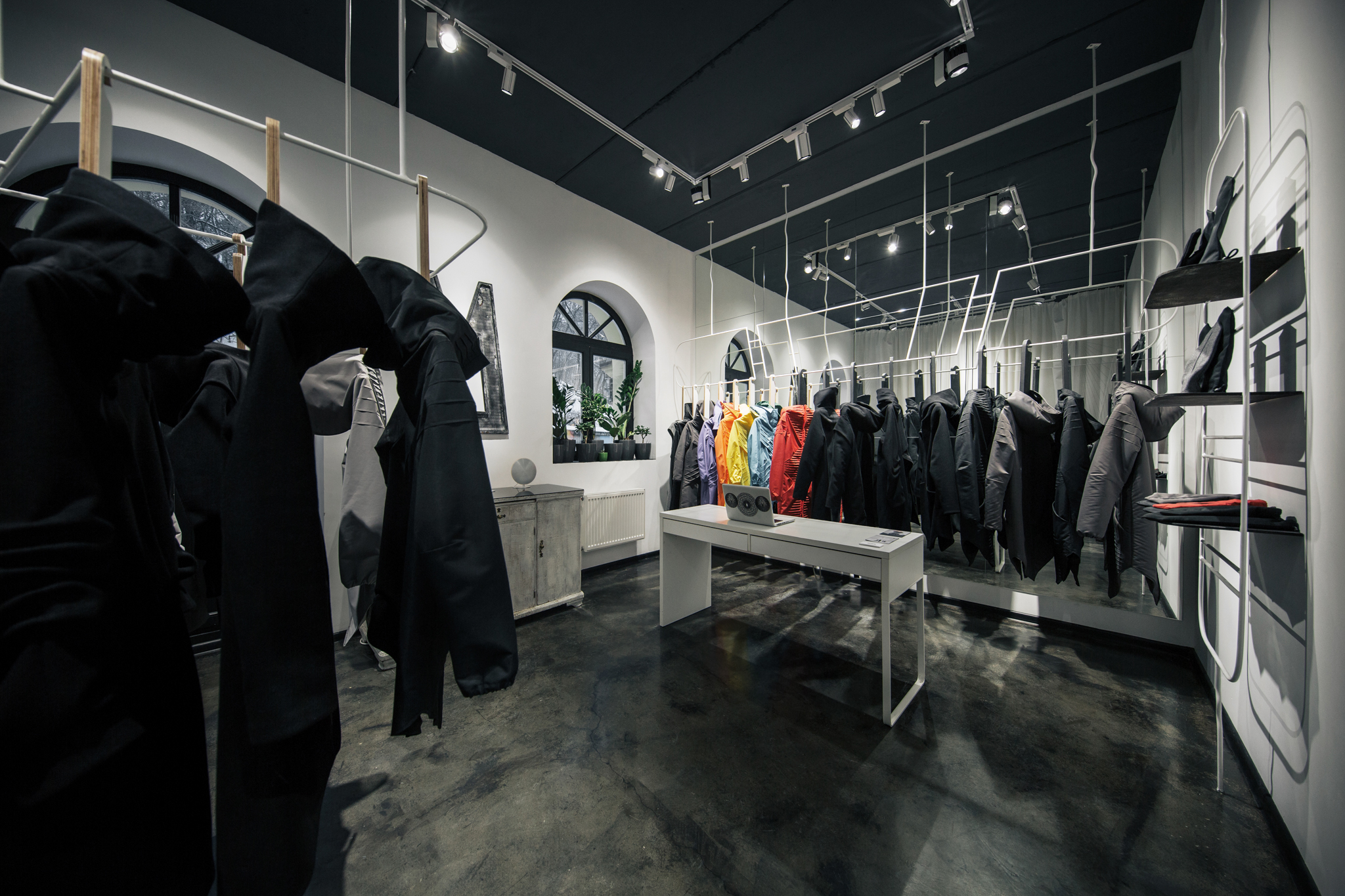 马特维耶夫精品服装展示厅丨西班牙丨西班牙 TABOORET 设计工作室-14