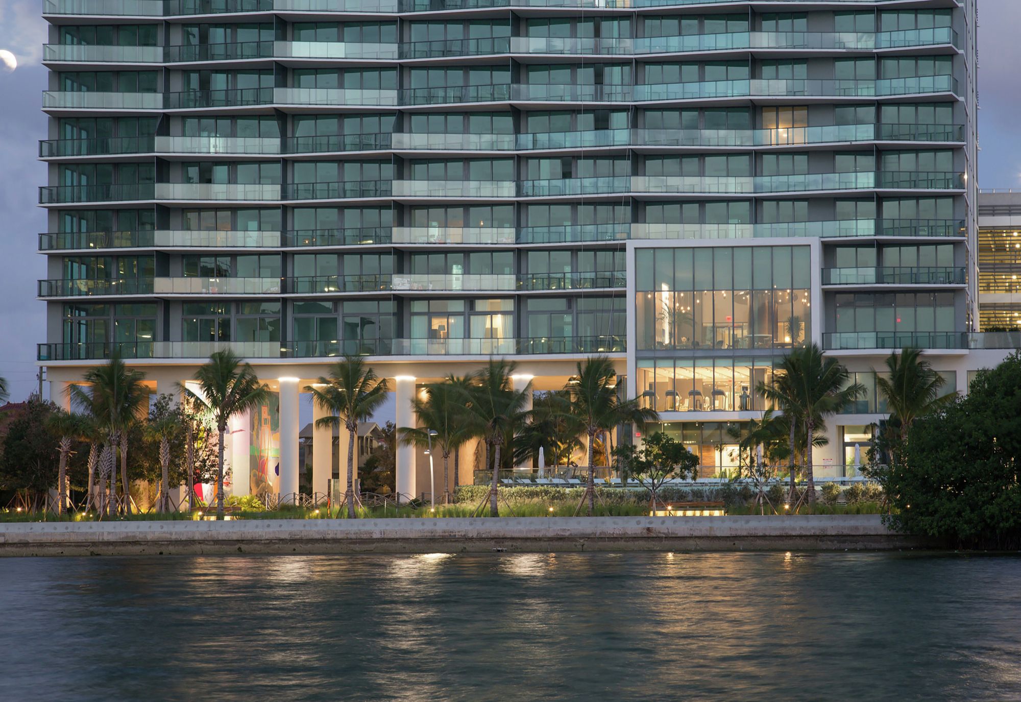 Miami 地标 Icon Bay | 空中花园与城市景观的完美融合-4