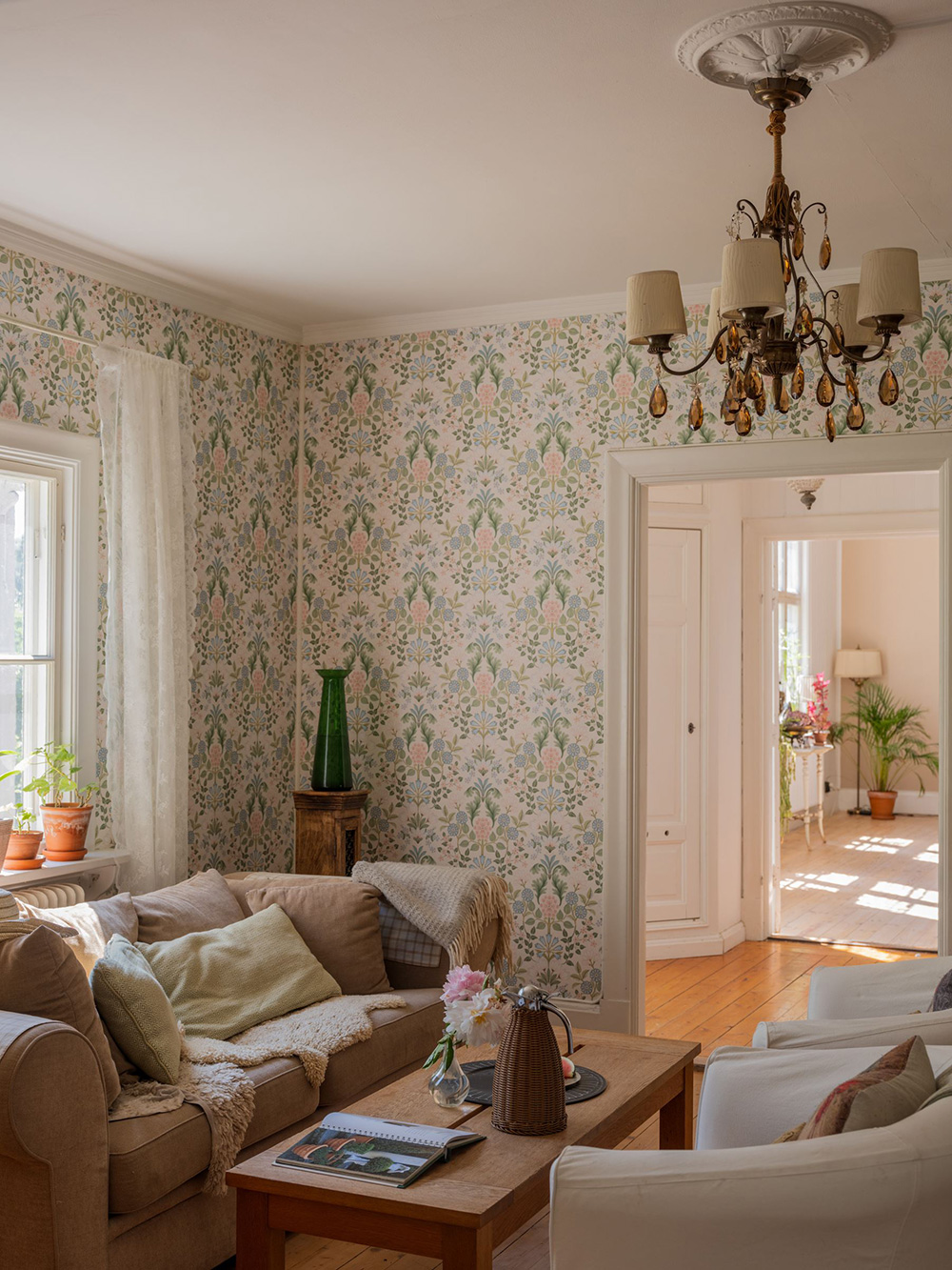 瑞典老村校改造的大型明亮别墅-22