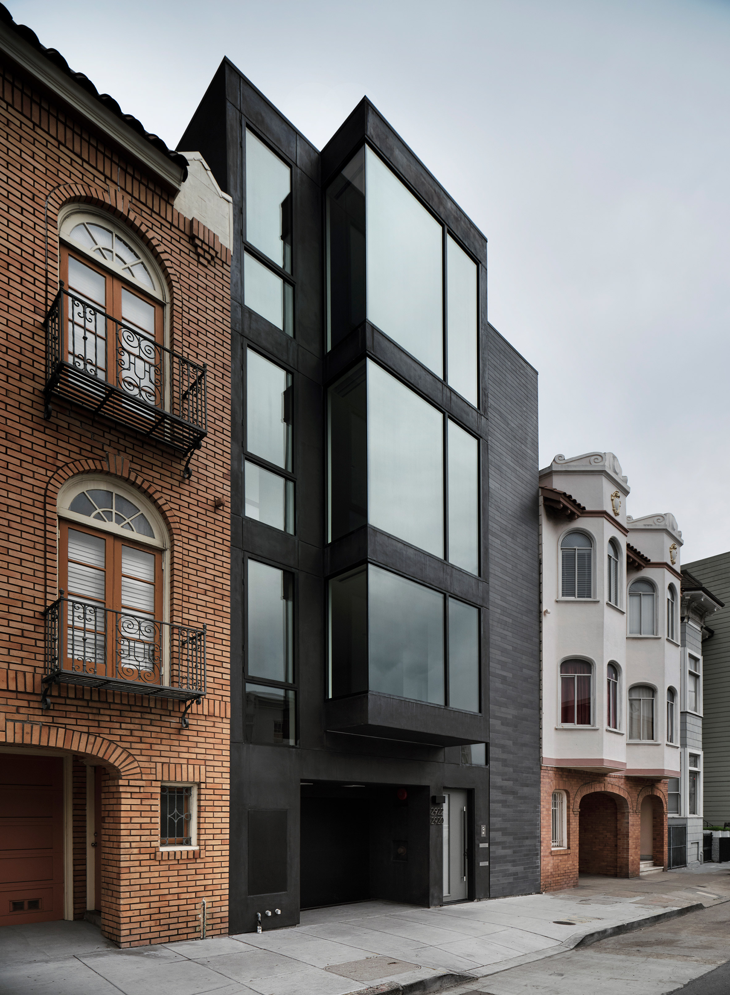 旧金山现代风格镇屋,玻璃与木质的和谐交融-2