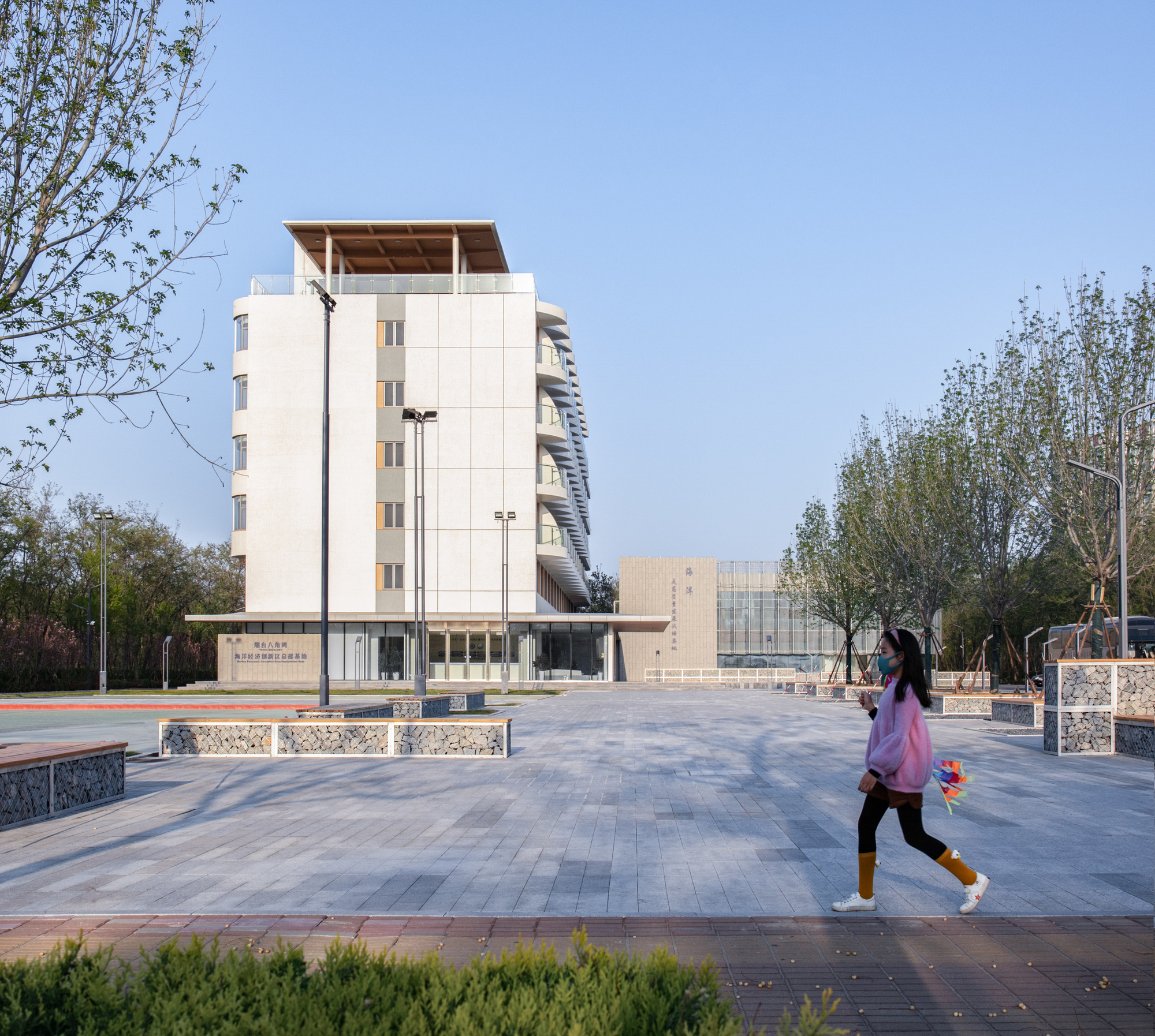 Renovation of the Headquaters of Yantai Marine Economic Innovation Zone / SHUISHI-24