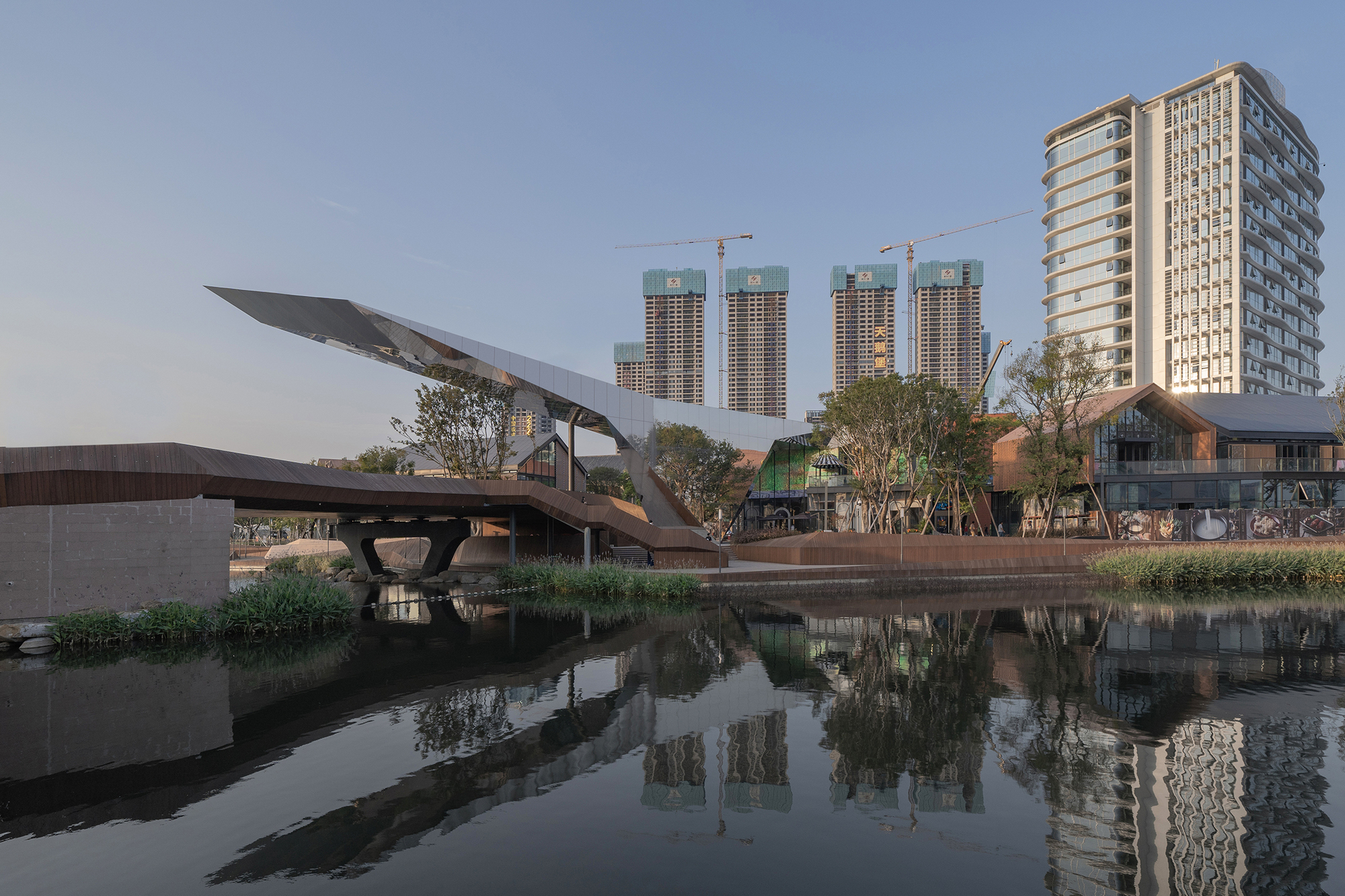 佛山顺德华侨城欢乐海岸 PLUS•天空之镜丨中国佛山丨华汇设计 X⁺ STUDIO-27