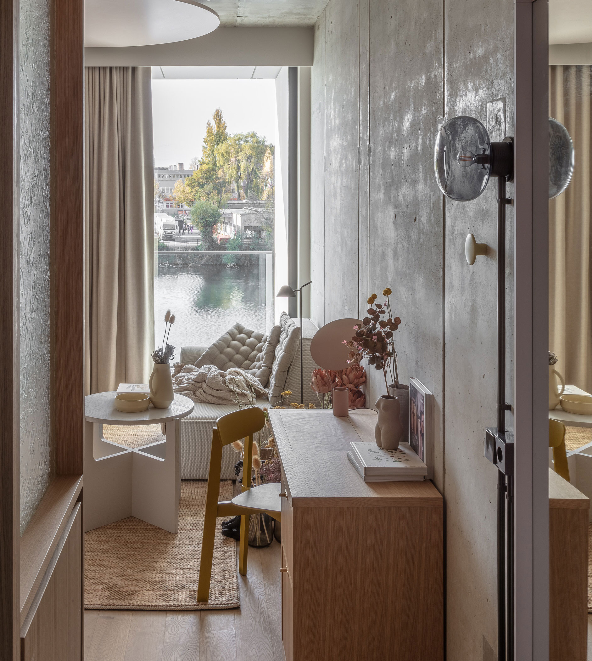 Liminal Space: East Side Gallery Berlin Hotel by Grzywinski+Pons.-21