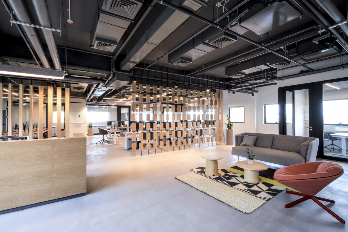 神秘电子元件公司办公室-9