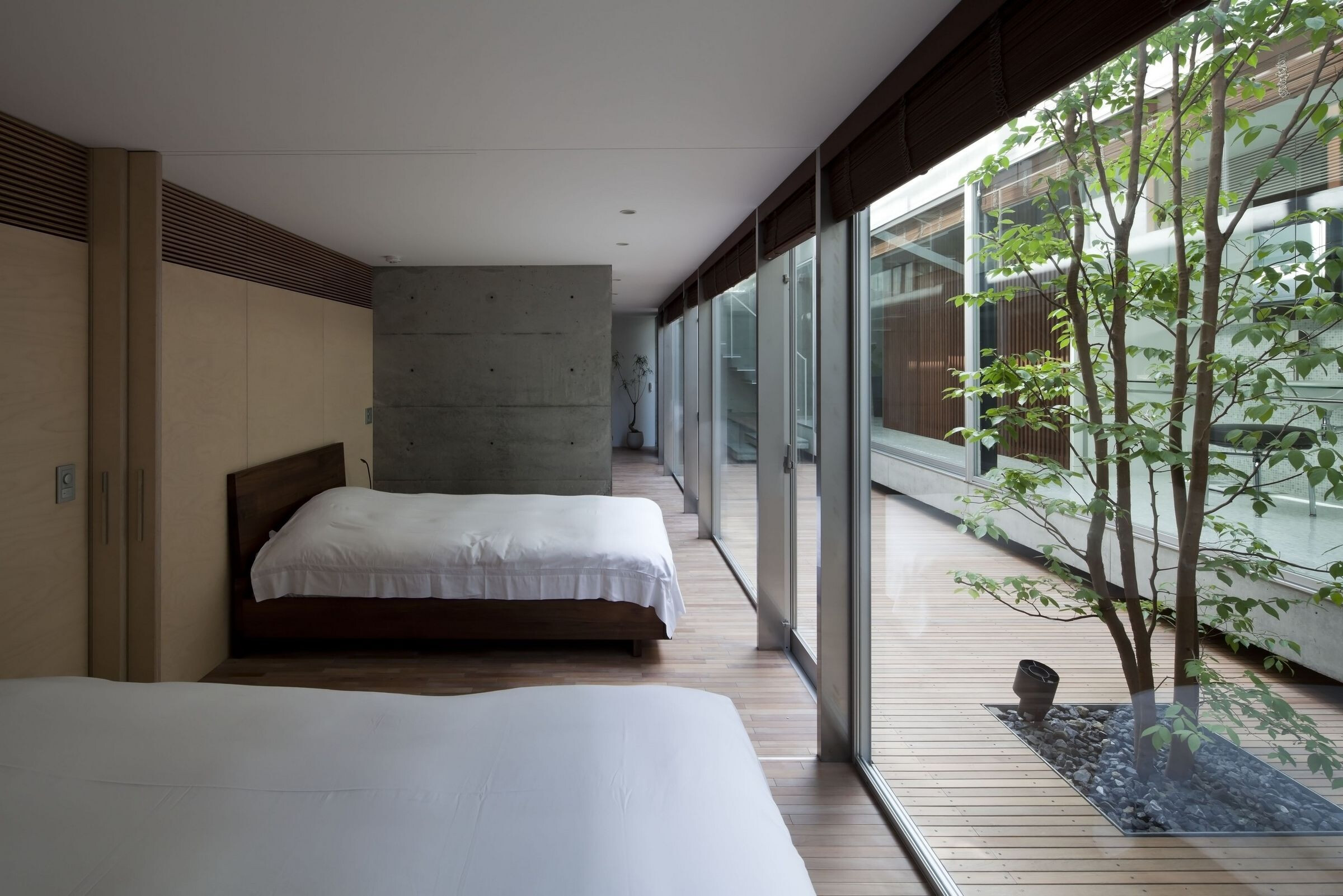 东京私密寓所的庭院光影之美-31