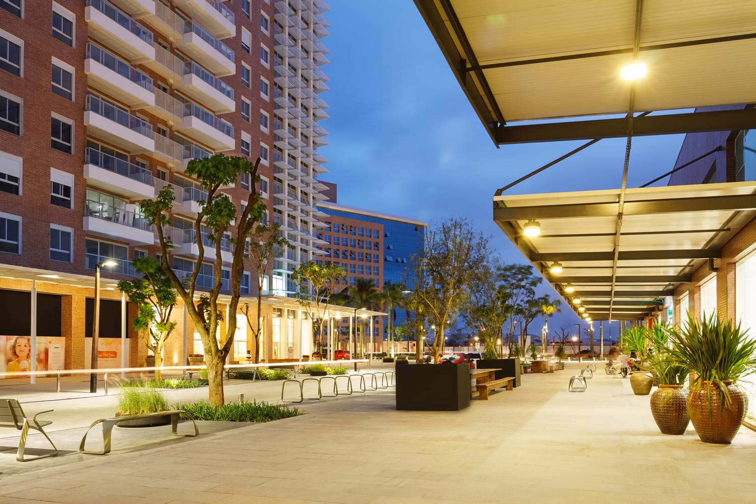 巴西 Office Green · 绿色环保的商业建筑新典范-8