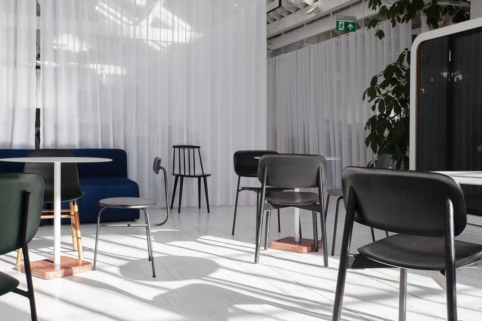 伦敦科技公司可调节式办公空间,灵活利用自然光与绿植-36