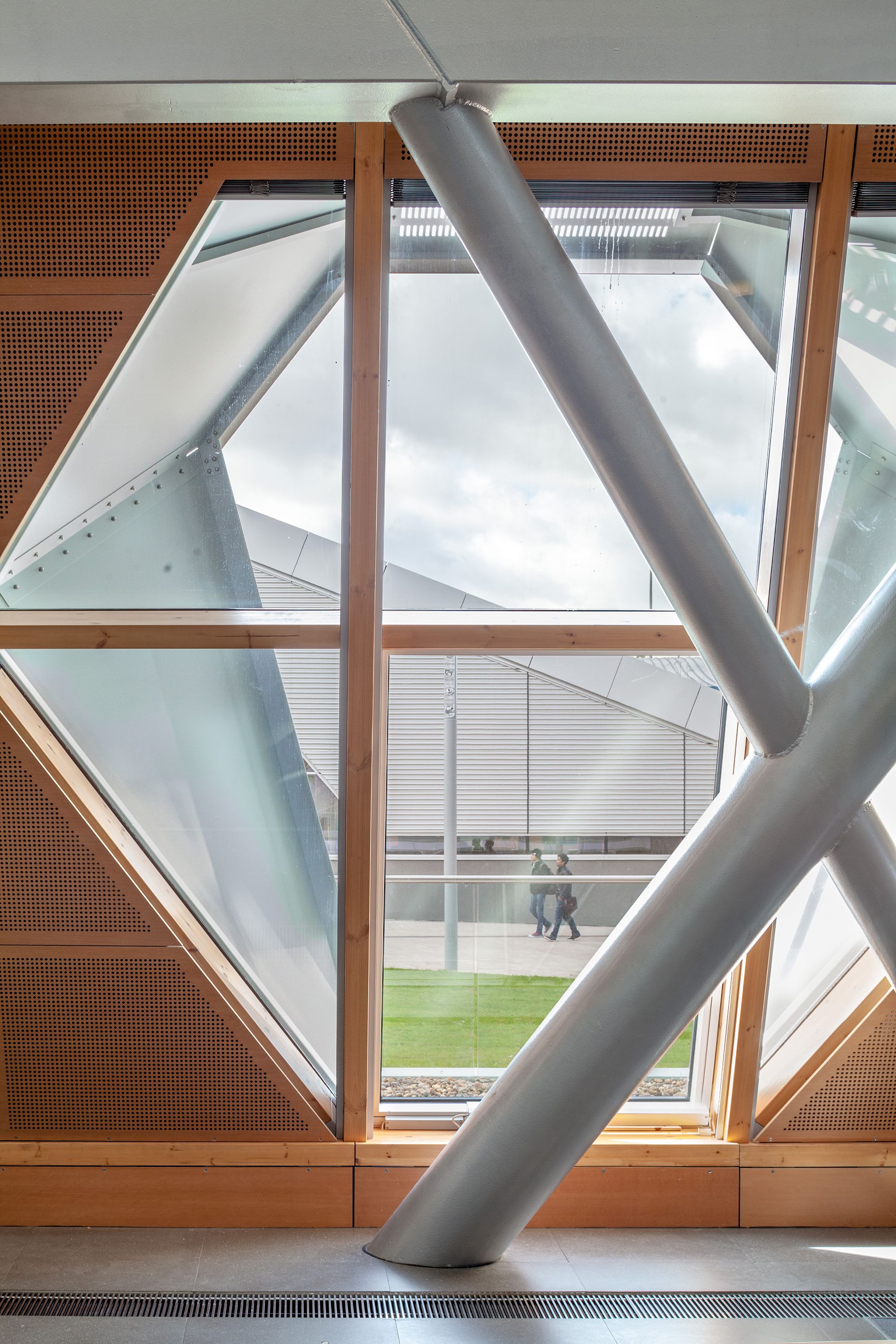 英国考文垂大学工程学院,灵活互动的空间设计-38