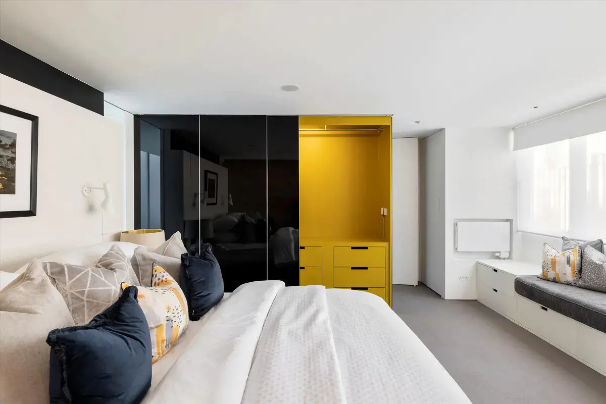 伦敦经典黑色砖石别墅 | 浪漫电影般的家庭空间-9