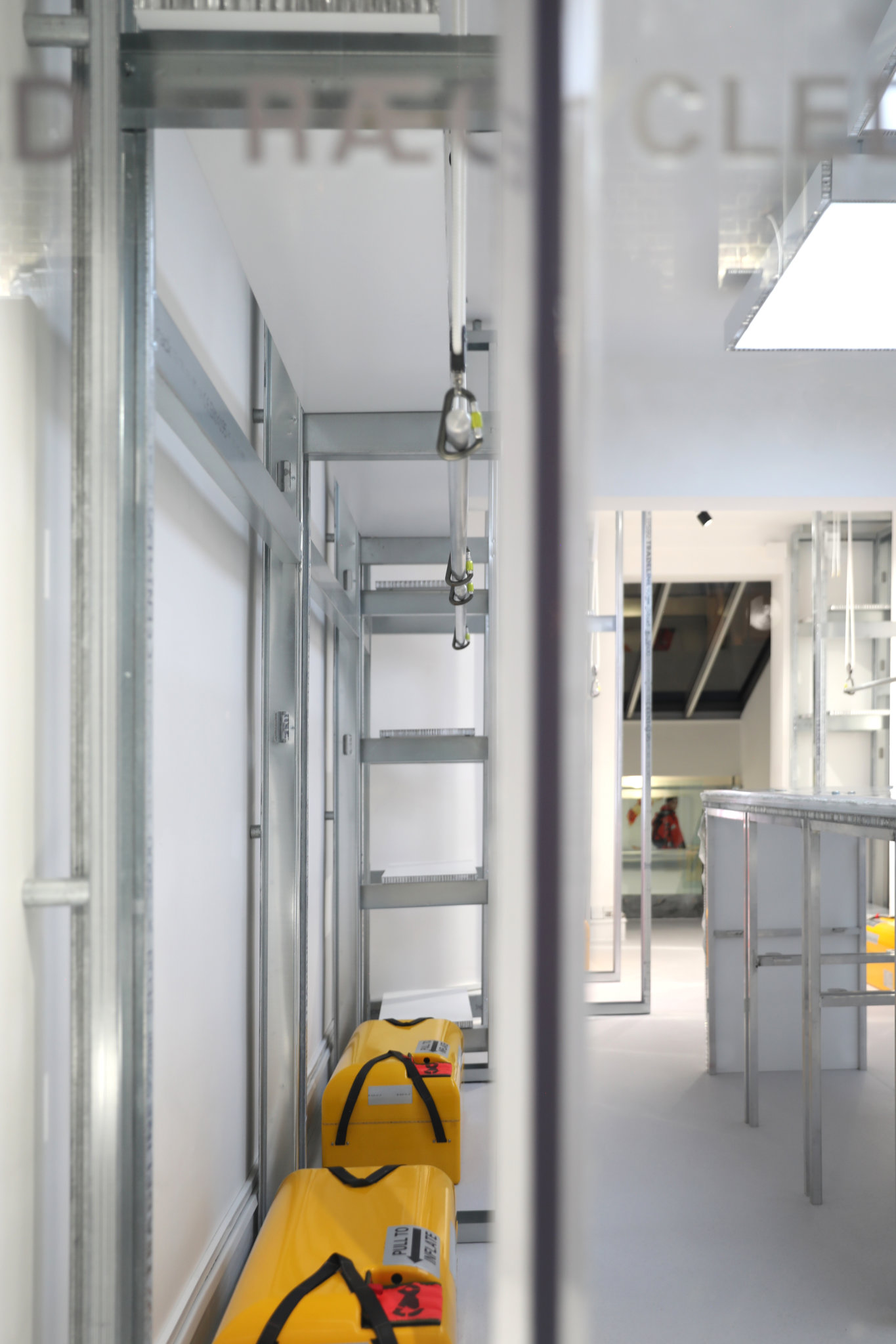 伦敦 RÆBURN 环保可回收商店环境设计-22