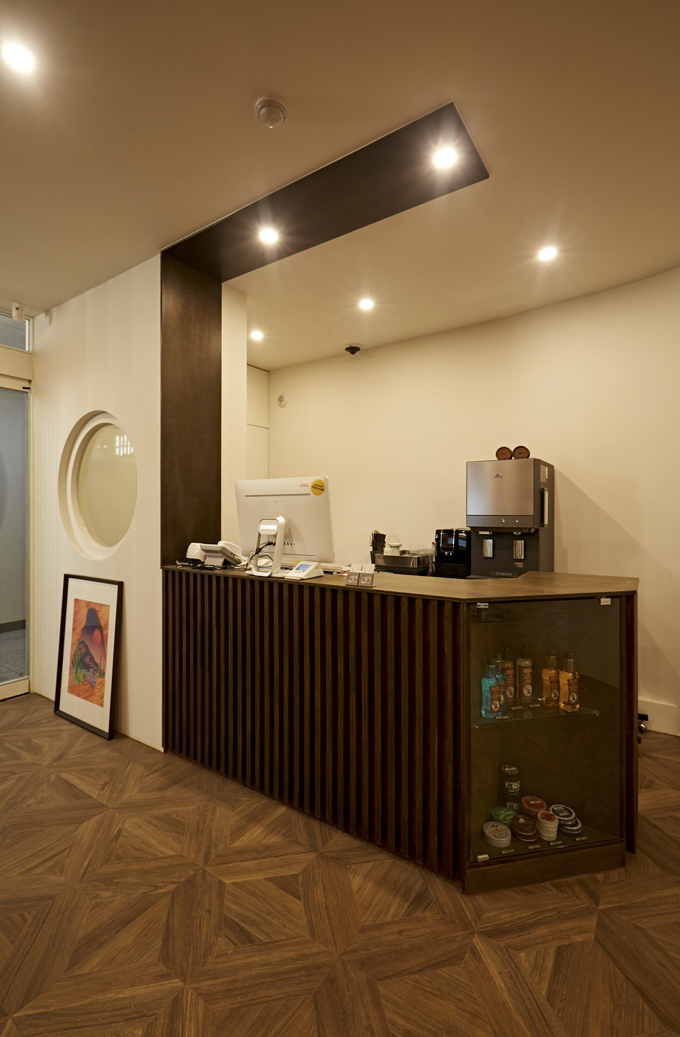 20 平米男士美容室，极简风格的设计魅力-10