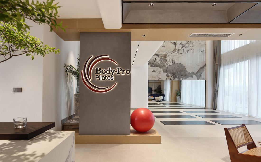 现代极简普拉提馆-3