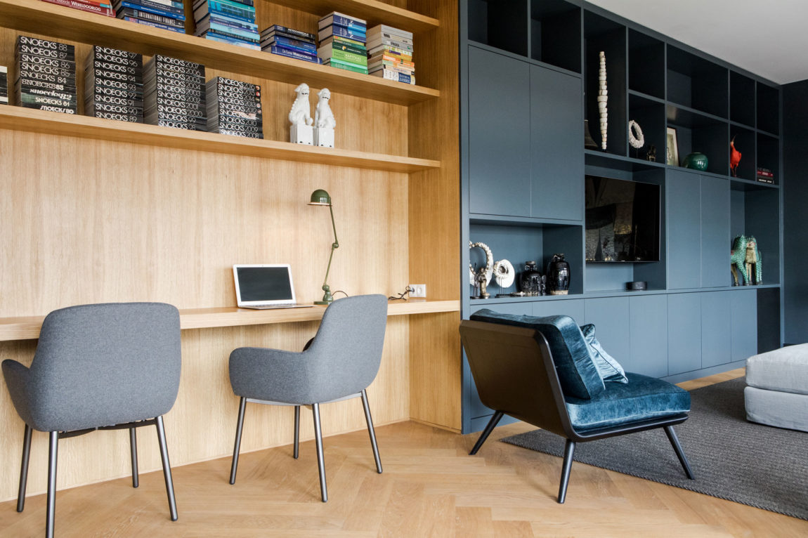 Remodeling of an Old Penthouse, Formerly a School, Into a Private Home-24