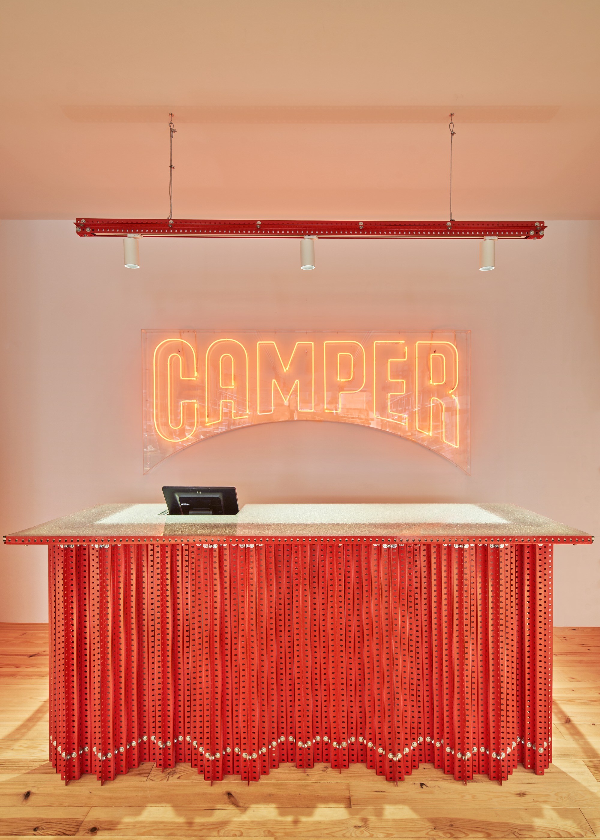 Camper Store / Oficina Penadés-23