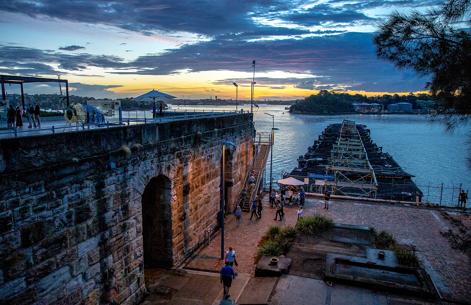 悉尼港口工业遗址变身绿色公共空间——"煤炭装载场"公园-12
