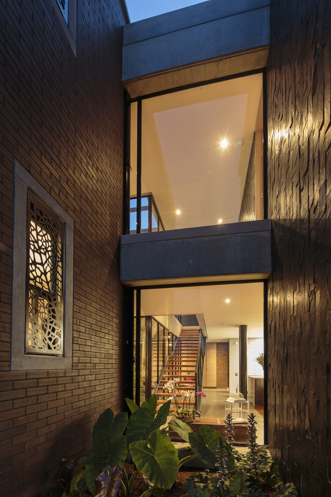 哥伦比亚绿意盎然的四立方体别墅-30