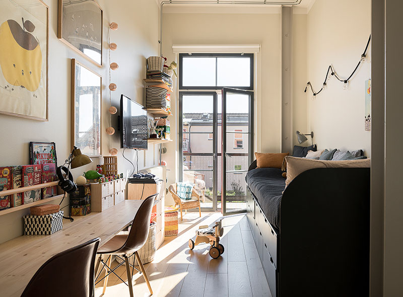暖色调瑞典工业风公寓，自然光打造温馨家居-18