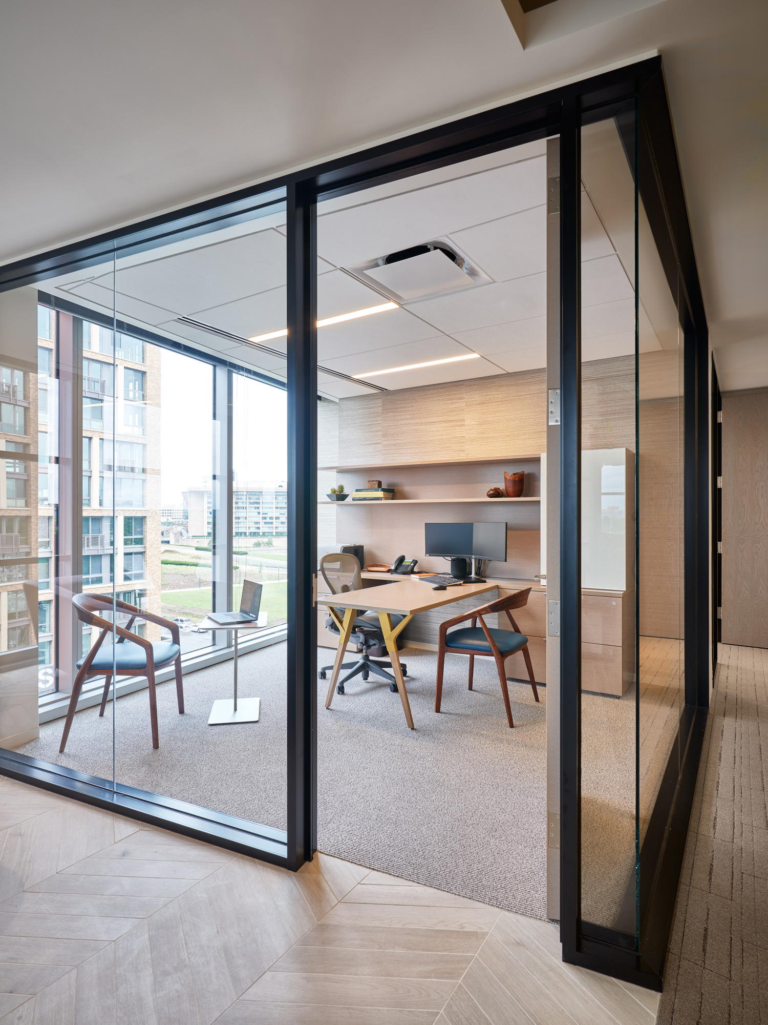 华盛顿特区安比尔金融服务办公室设计-16