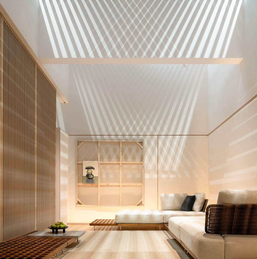 新作 · 赵睿 × 山石里予｜松弛的午后丨中国广州丨V2 纬图,OOD-166