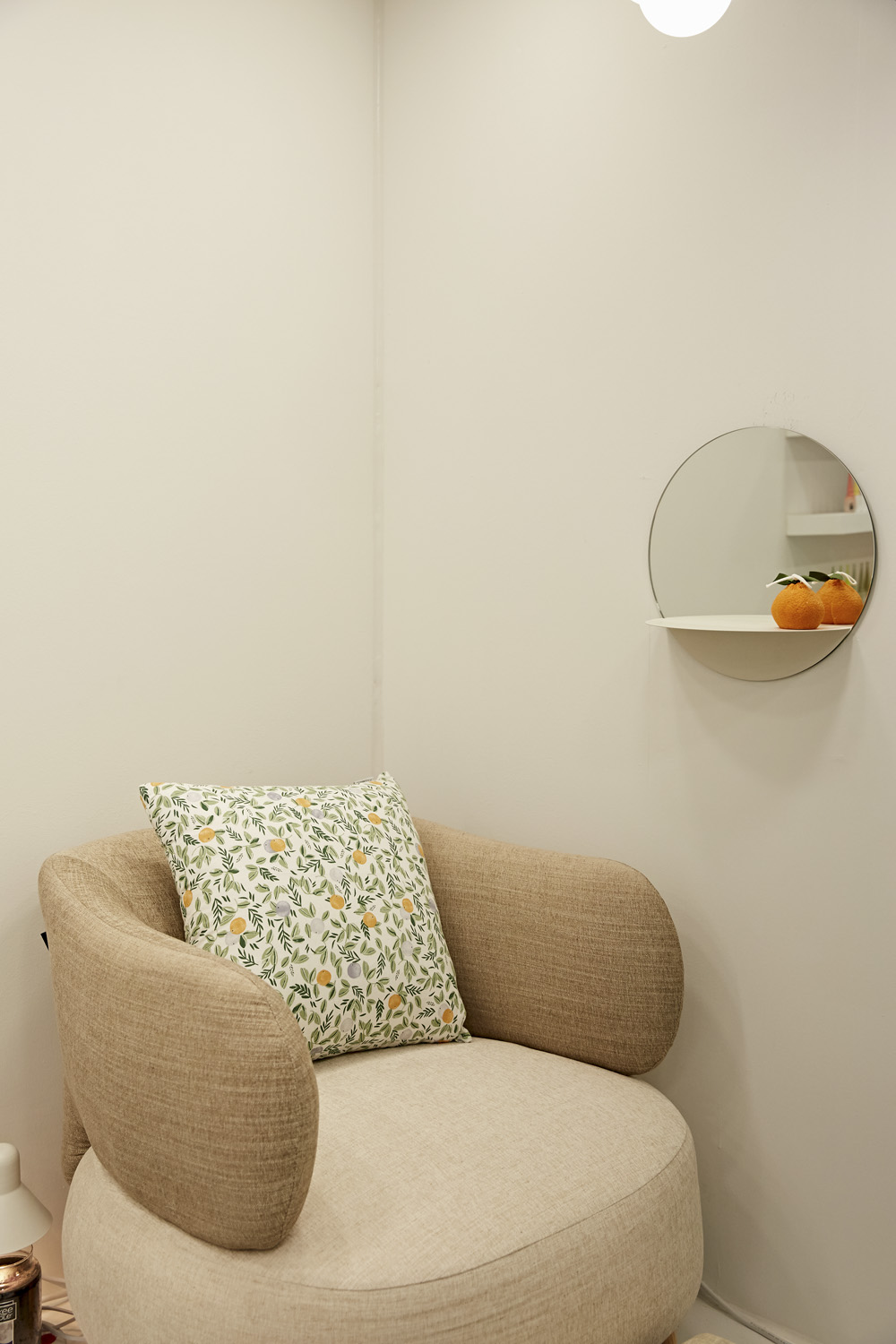 极简白诠释四坪小店的精致魅力-11