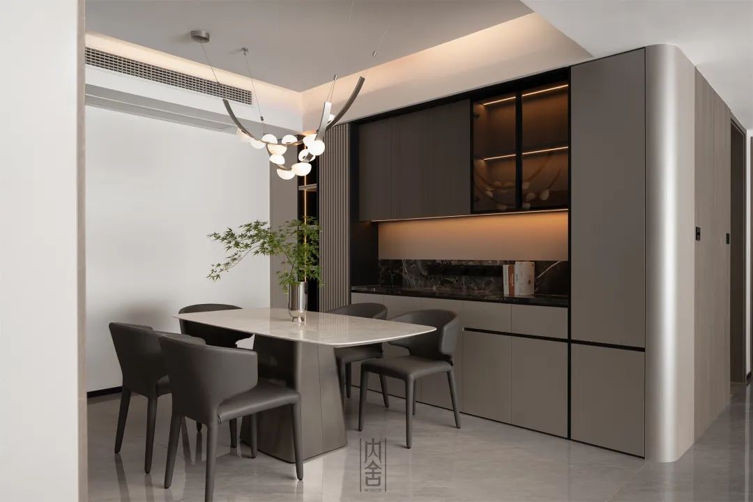 内舍软装丨198㎡意式格雷风，色系冷淡但不代表家没温度！-23